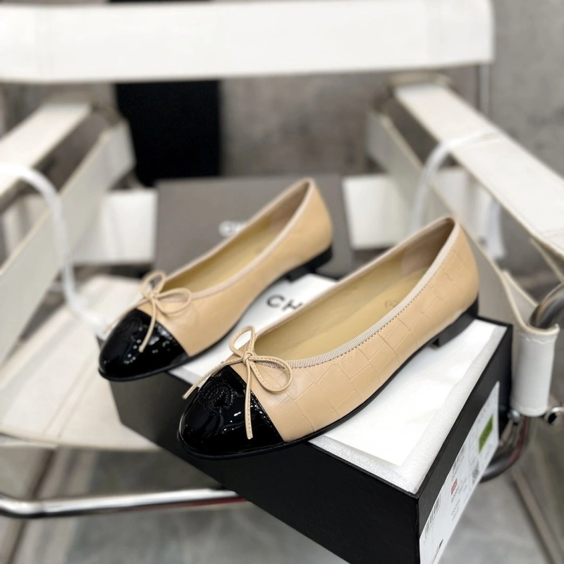 Vibrant Chxnxl Flat Shoes 133174