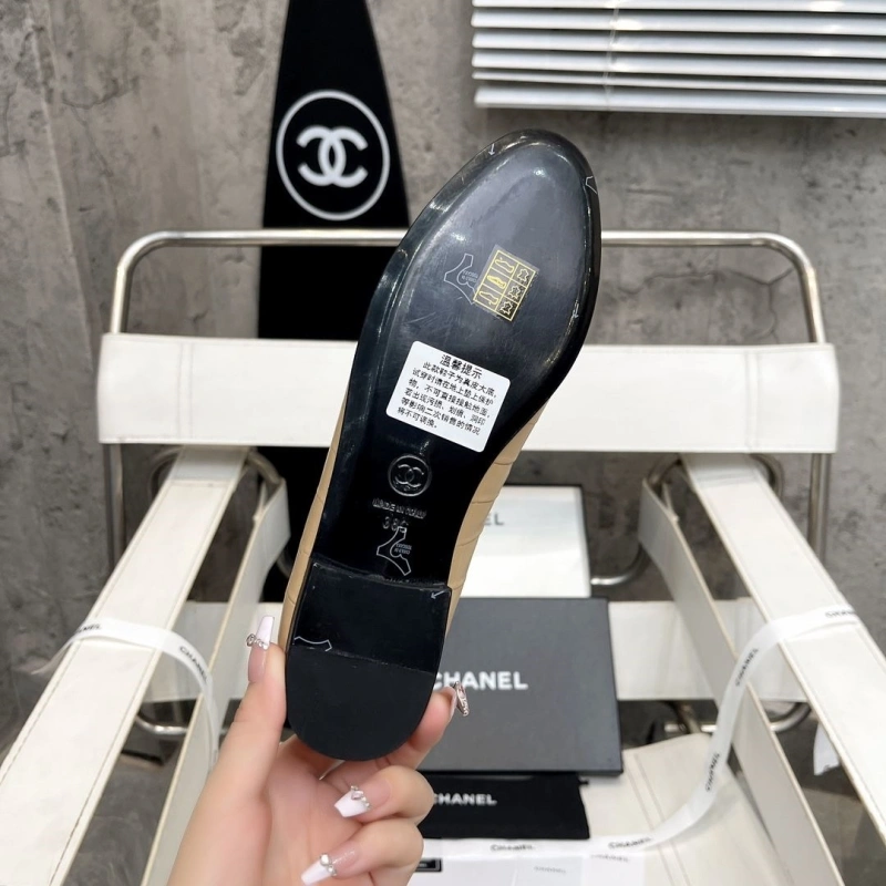 Vibrant Chxnxl Flat Shoes 133174