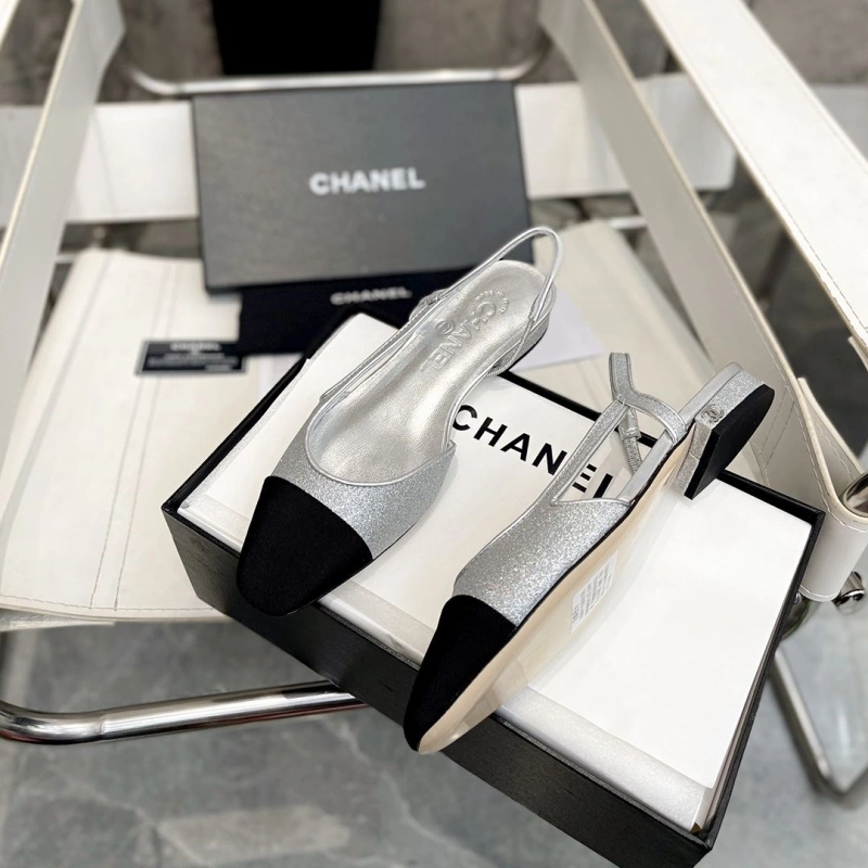 Classic Chxnxl Sandals 132727