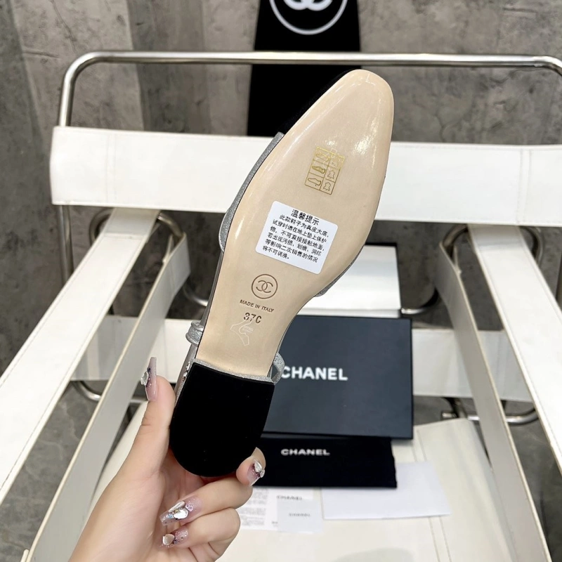 Classic Chxnxl Sandals 132727