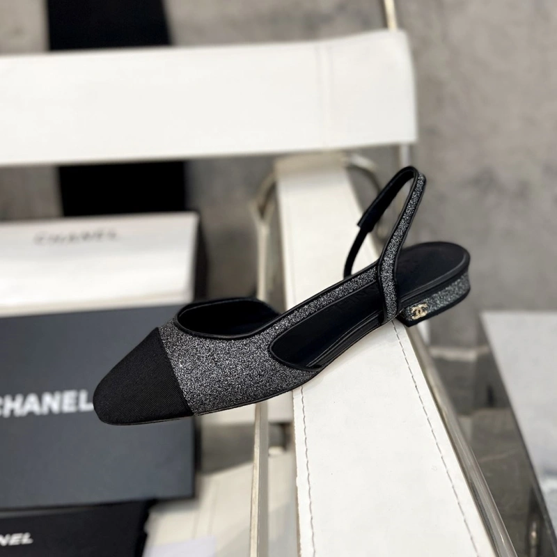 WellDesigned Chxnxl Sandals 132724