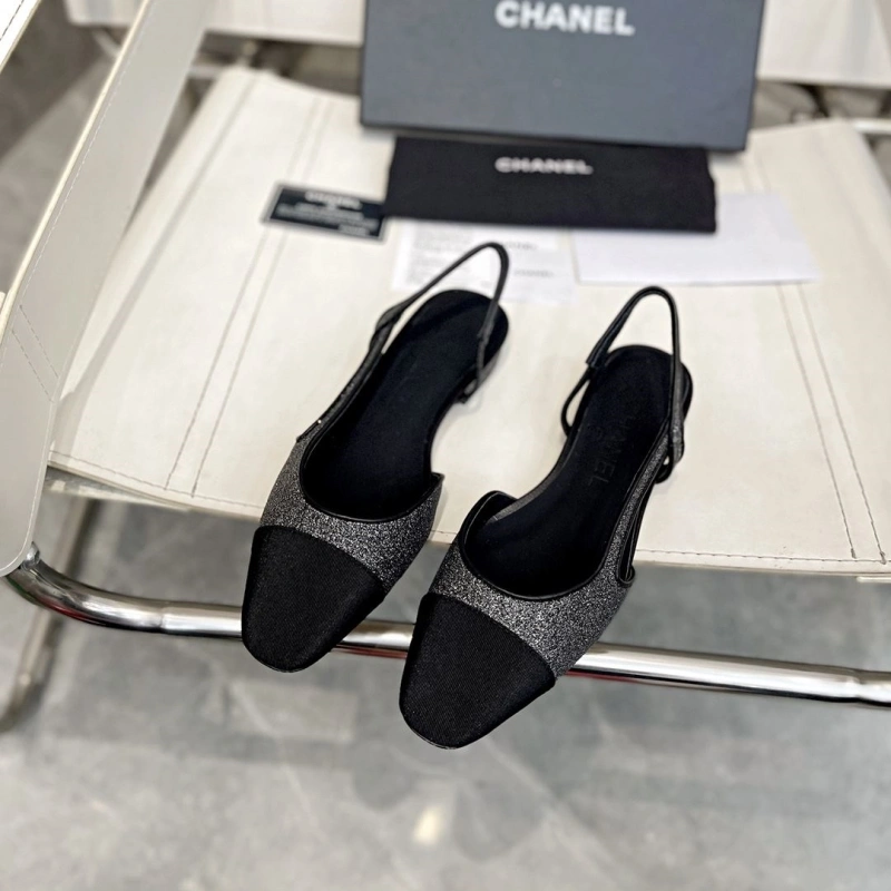 WellDesigned Chxnxl Sandals 132724