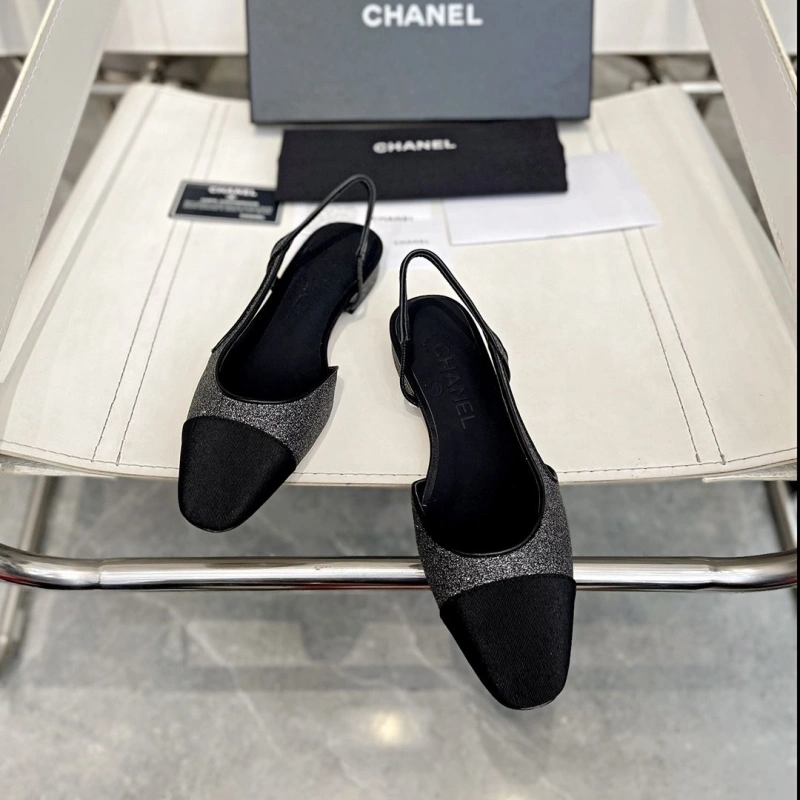 WellDesigned Chxnxl Sandals 132724