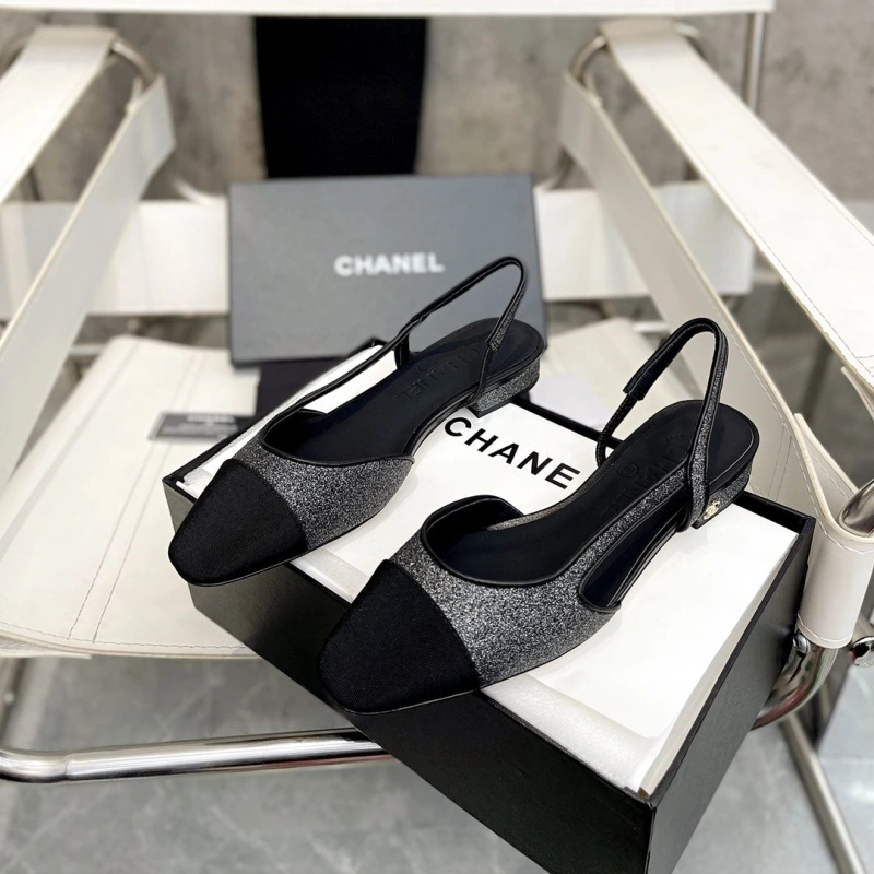 WellDesigned Chxnxl Sandals 132724