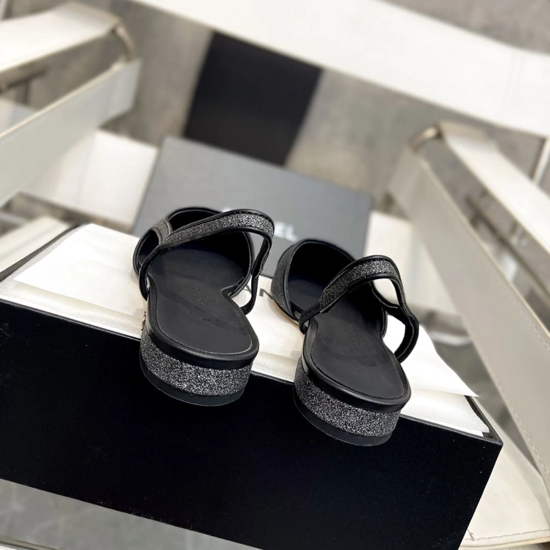 WellDesigned Chxnxl Sandals 132724