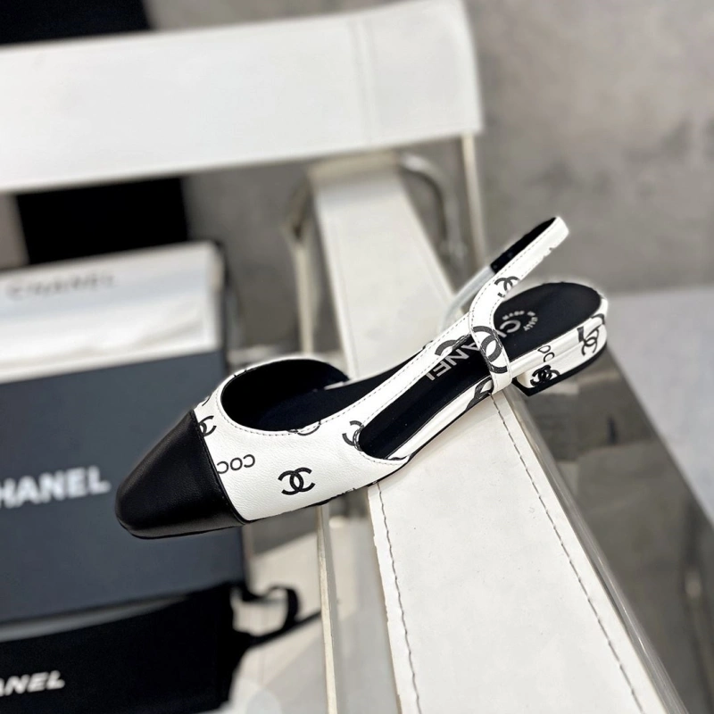 Sleek Chxnxl Sandals 132719