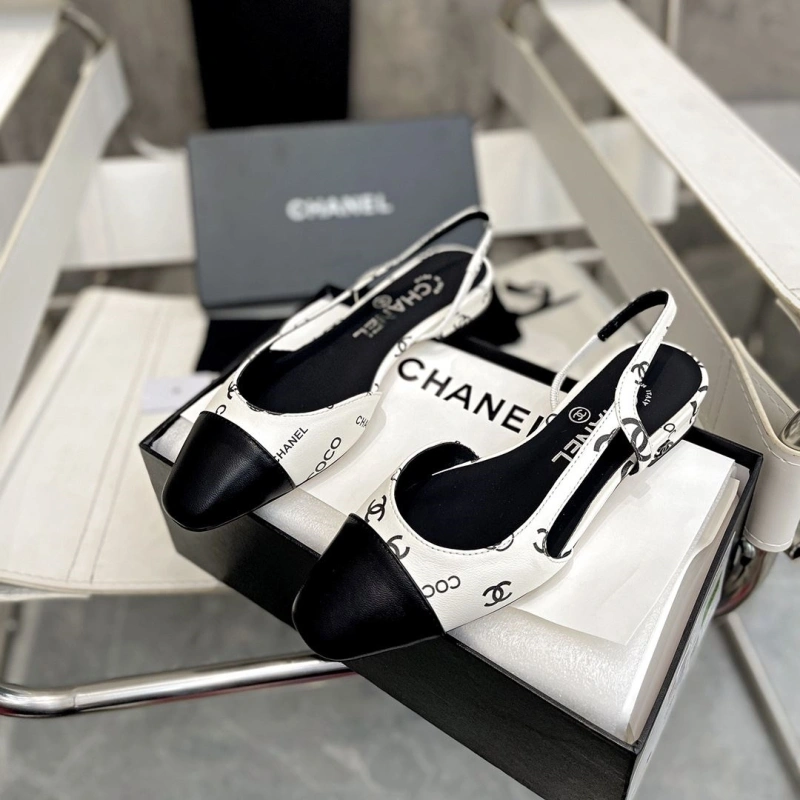 Sleek Chxnxl Sandals 132719
