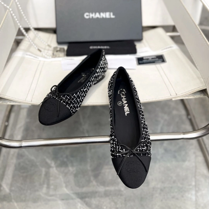 Sleek Chxnxl Flat Shoes 133137