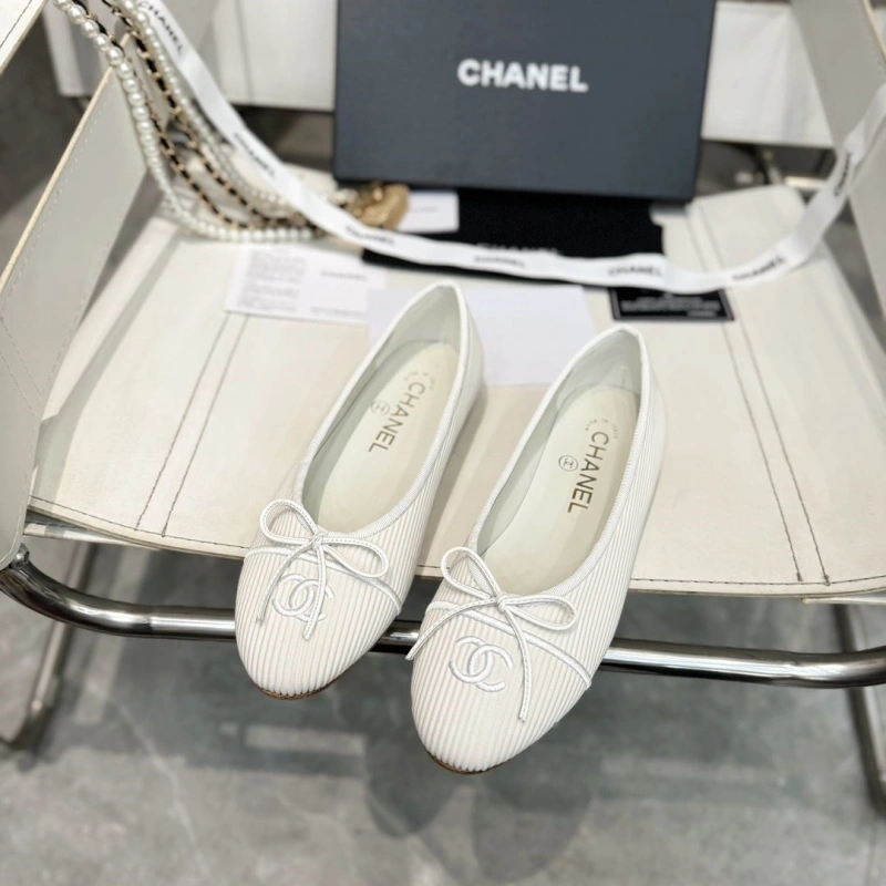 Compact Chxnxl Flat Shoes 133129