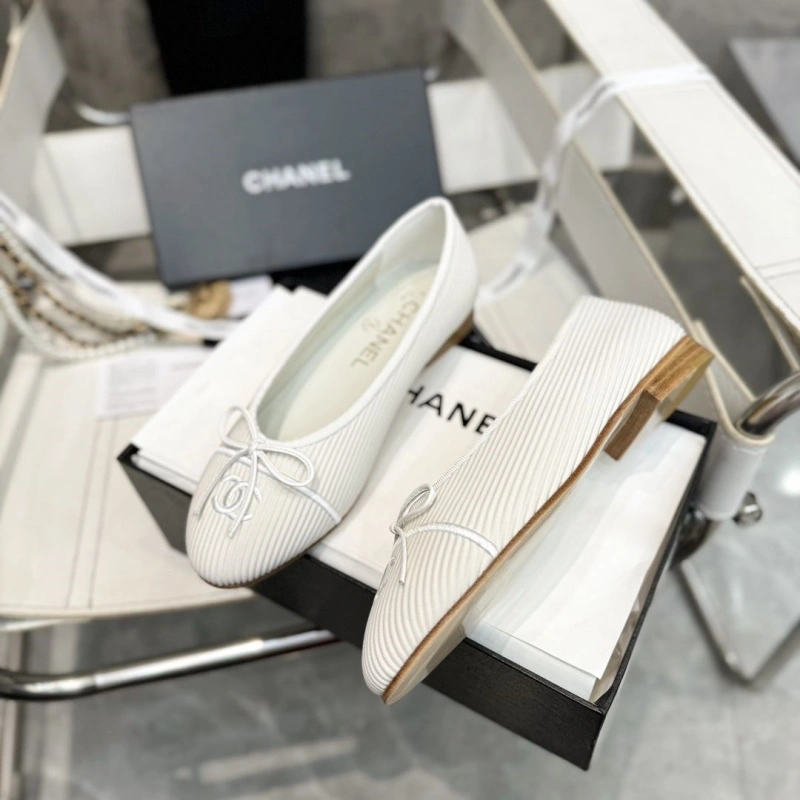 Compact Chxnxl Flat Shoes 133129