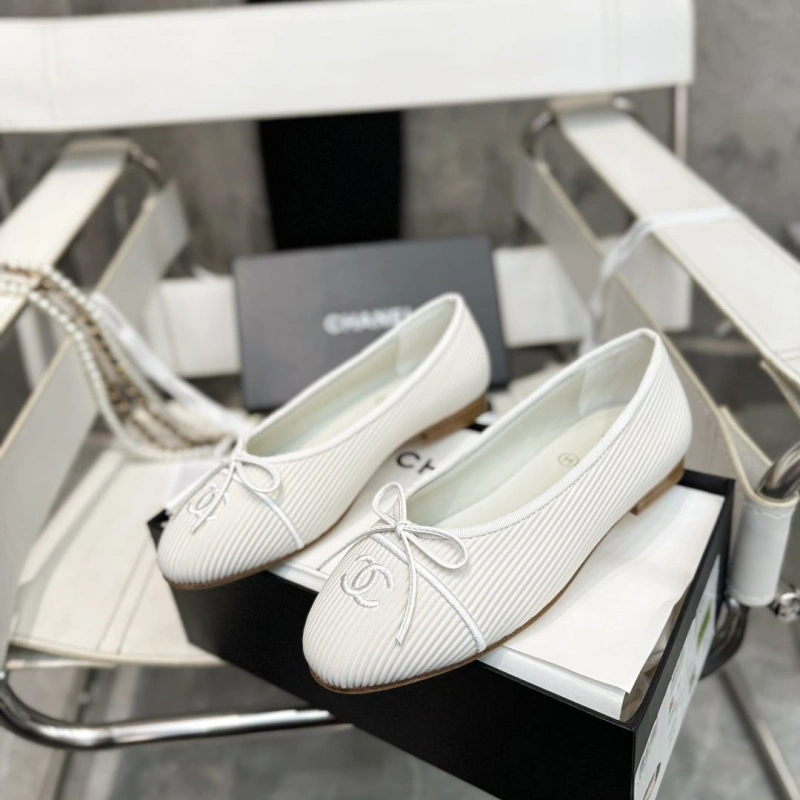 Compact Chxnxl Flat Shoes 133129