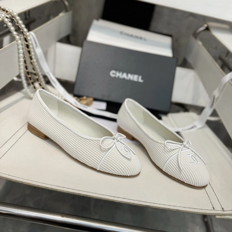 Compact Chxnxl Flat Shoes 133129