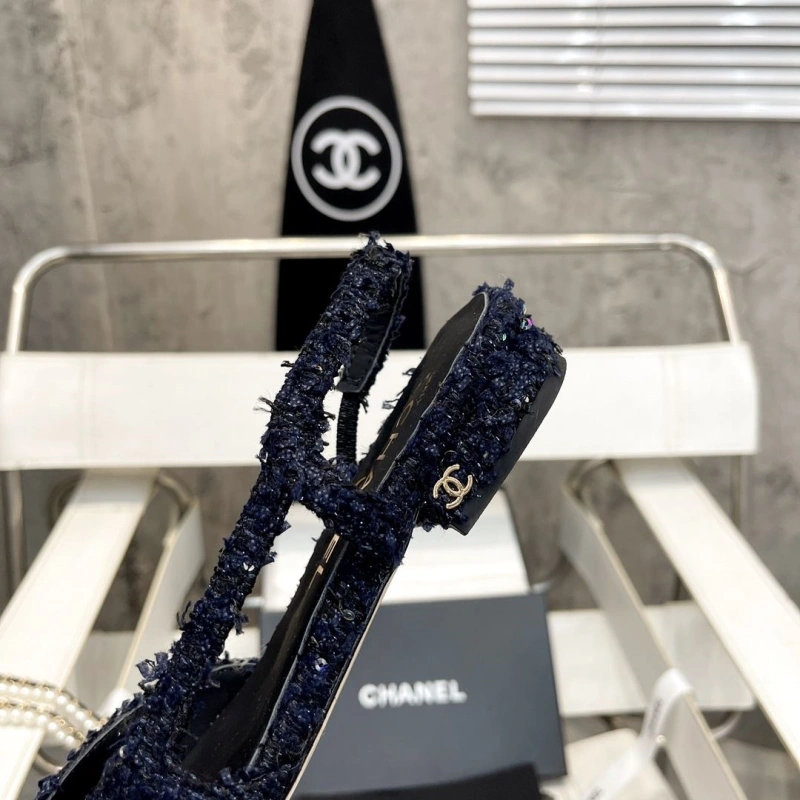 Versatile Chxnxl Sandals 132693