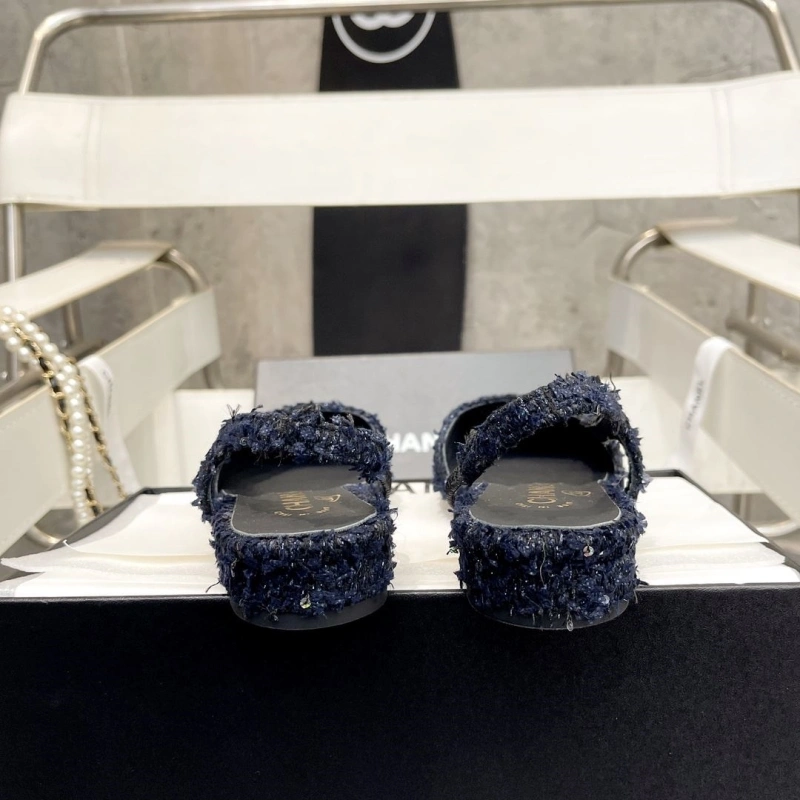 Versatile Chxnxl Sandals 132693