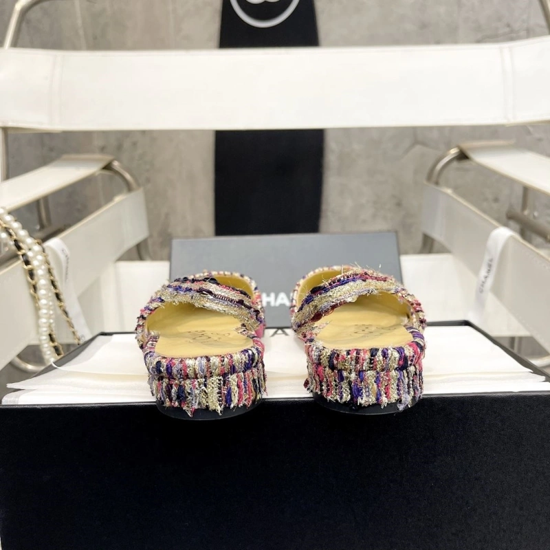 WellDesigned Chxnxl Sandals 132687