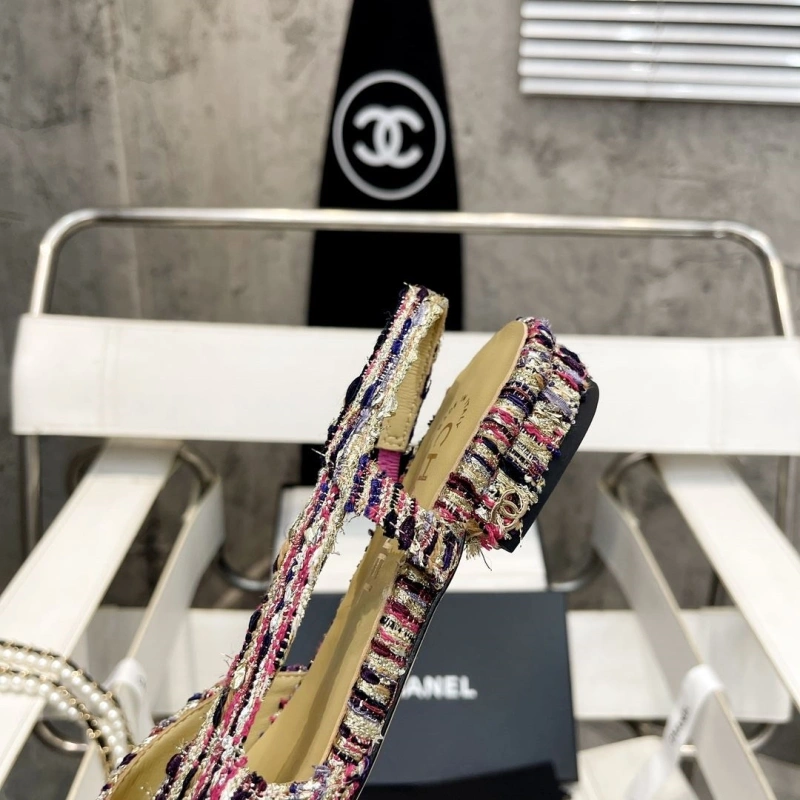 WellDesigned Chxnxl Sandals 132687
