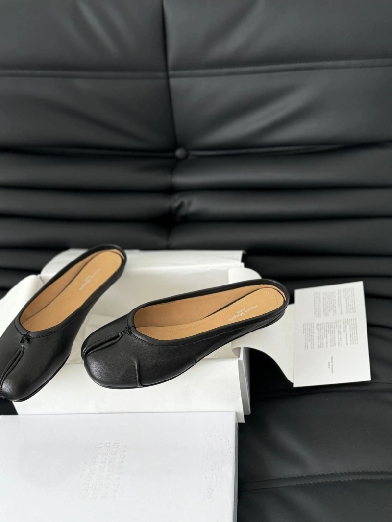 Trendsetting Othxr Slippers 216643