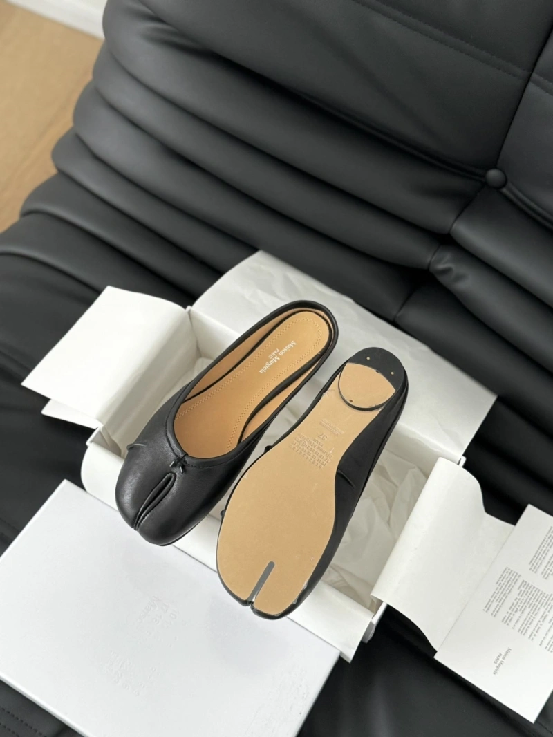 Trendsetting Othxr Slippers 216643