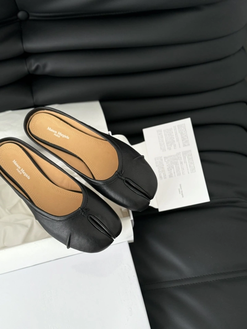 Trendsetting Othxr Slippers 216643