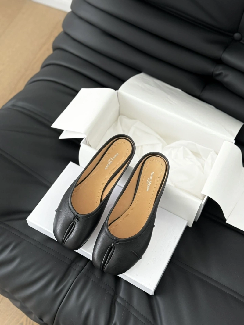 Trendsetting Othxr Slippers 216643