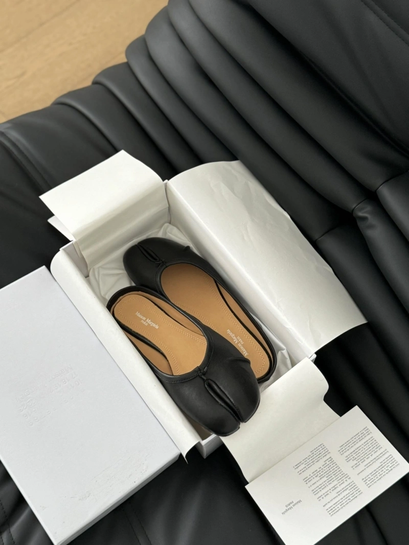 Trendsetting Othxr Slippers 216643
