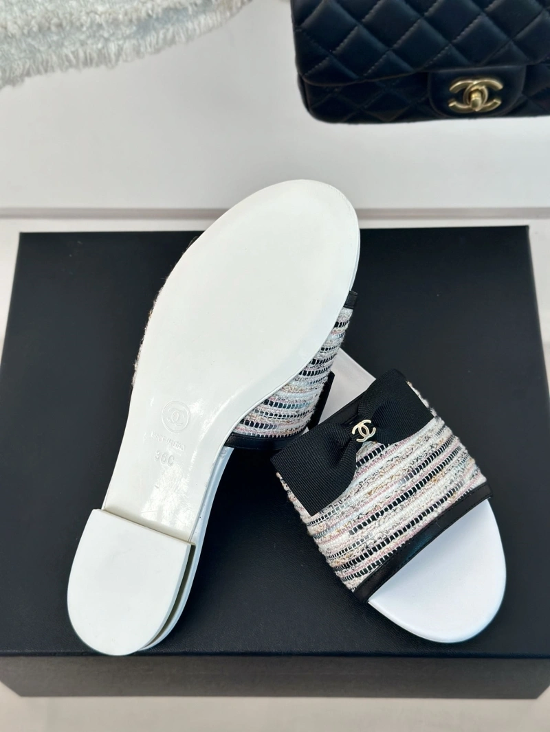 Efficient Chxnxl Slippers 132511