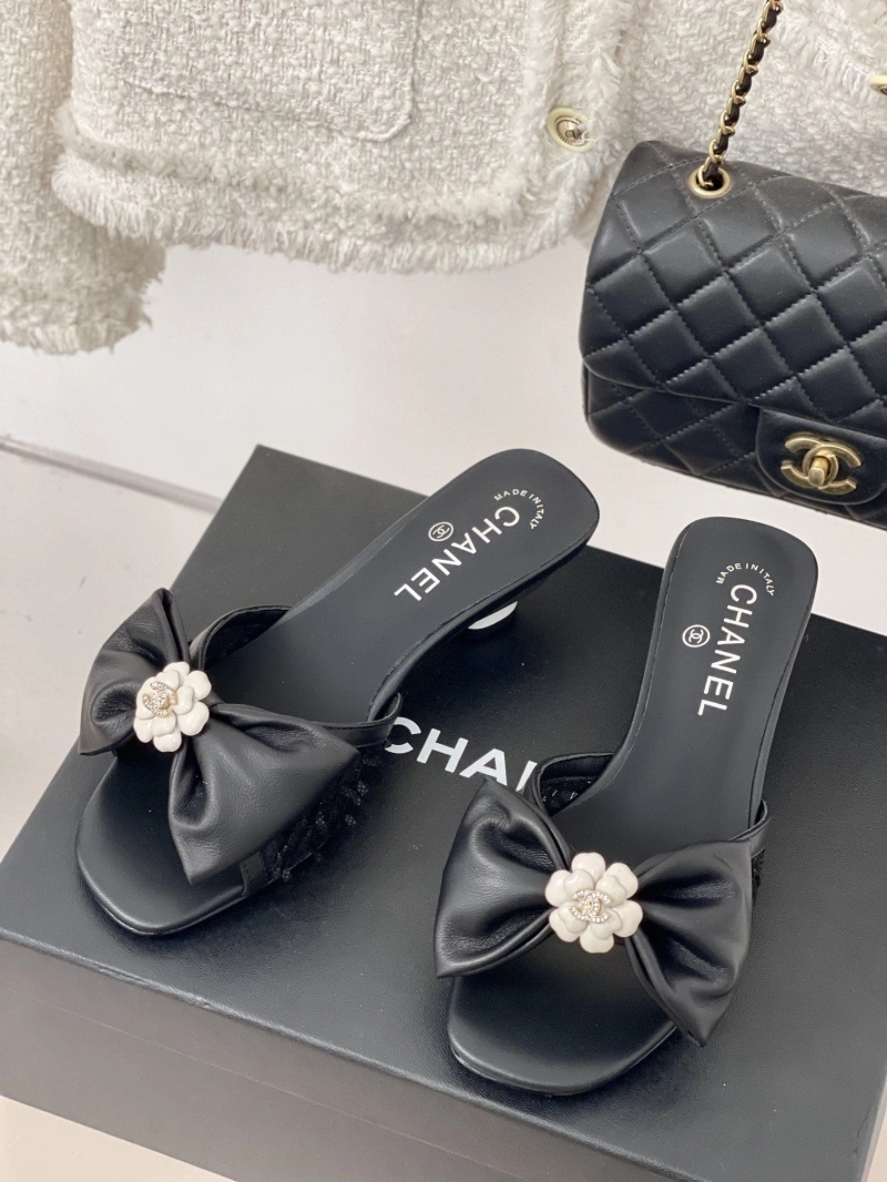 Bright Chxnxl Slippers 132507