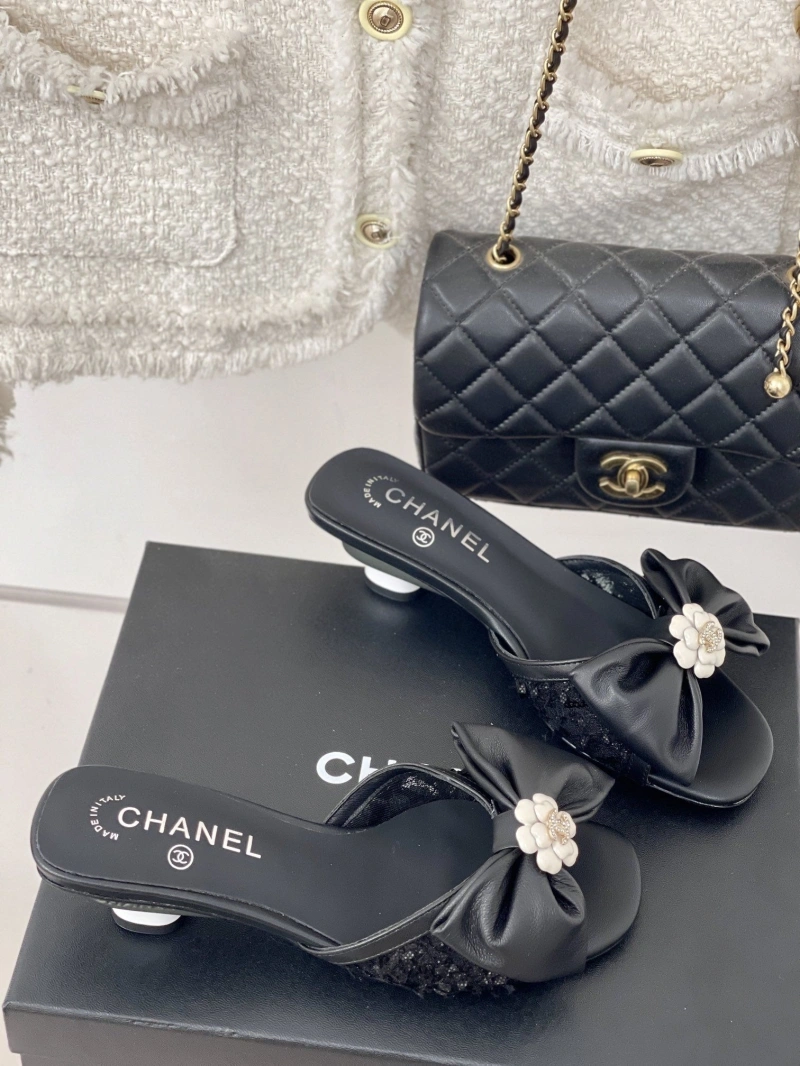 Bright Chxnxl Slippers 132507