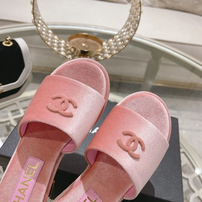 NewStyle Chxnxl Slippers 132500