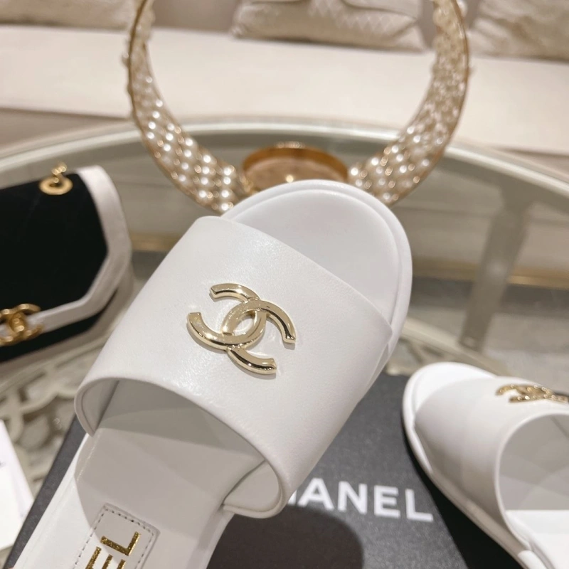 Modern Chxnxl Slippers 132498