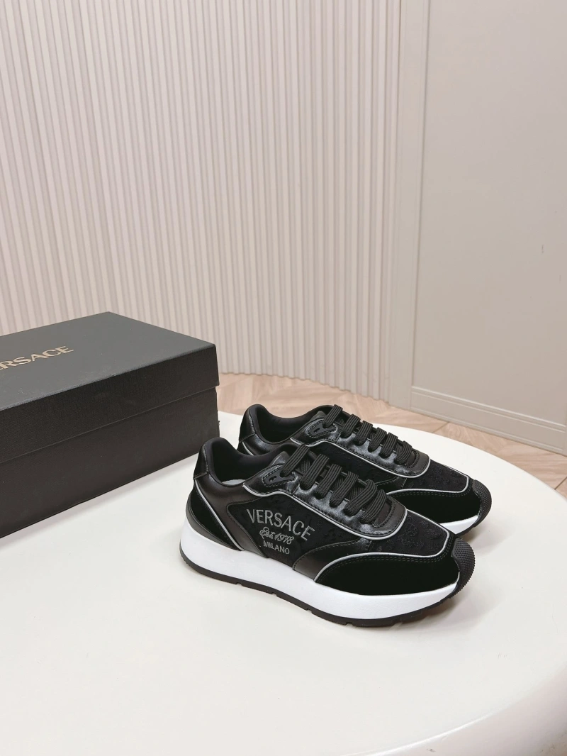 Gxvxnchy Sneakers AllSeason 154588