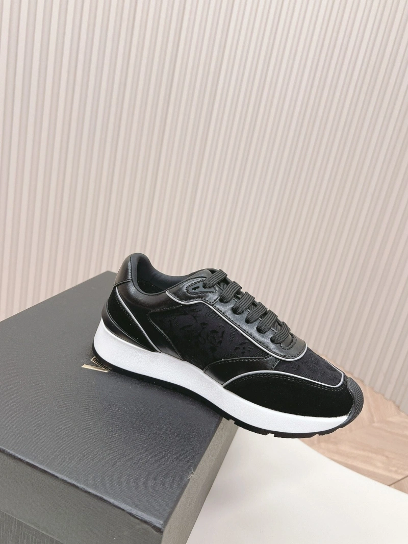 Gxvxnchy Sneakers AllSeason 154588