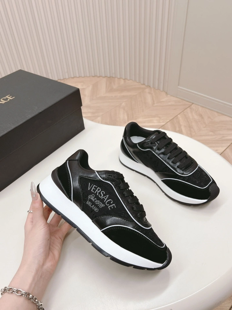Gxvxnchy Sneakers AllSeason 154588