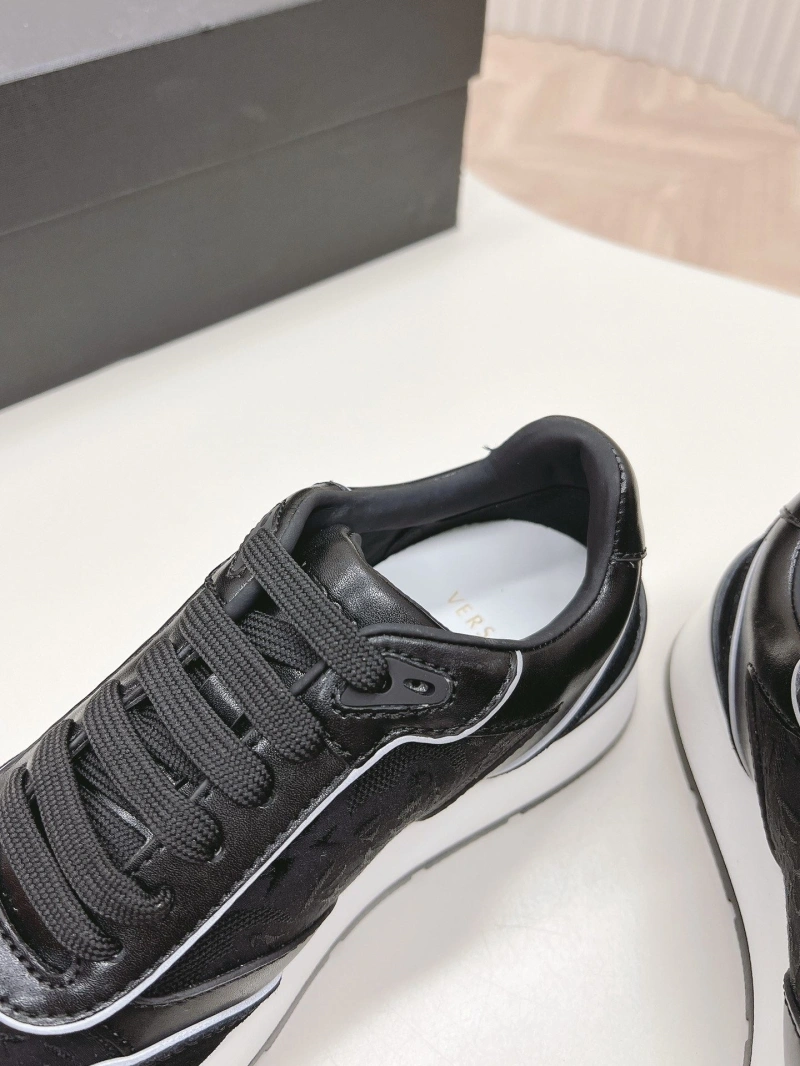 Gxvxnchy Sneakers AllSeason 154588