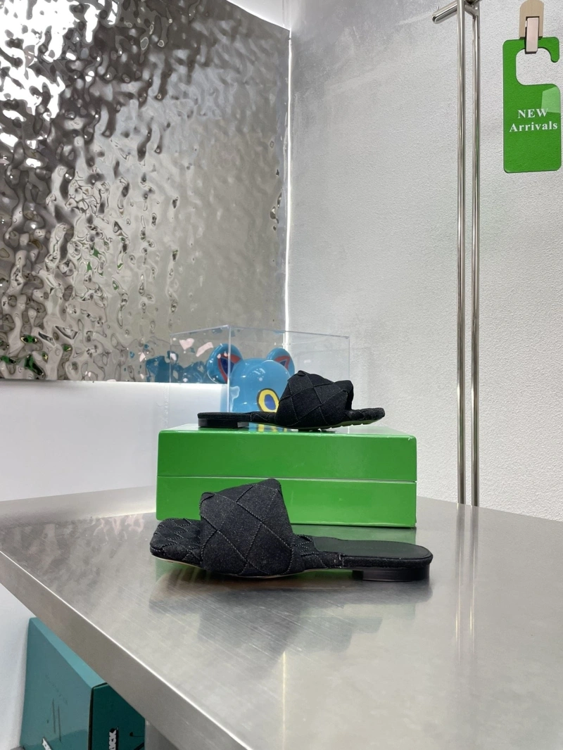Gxvxnchy Slippers WellDesigned 154587