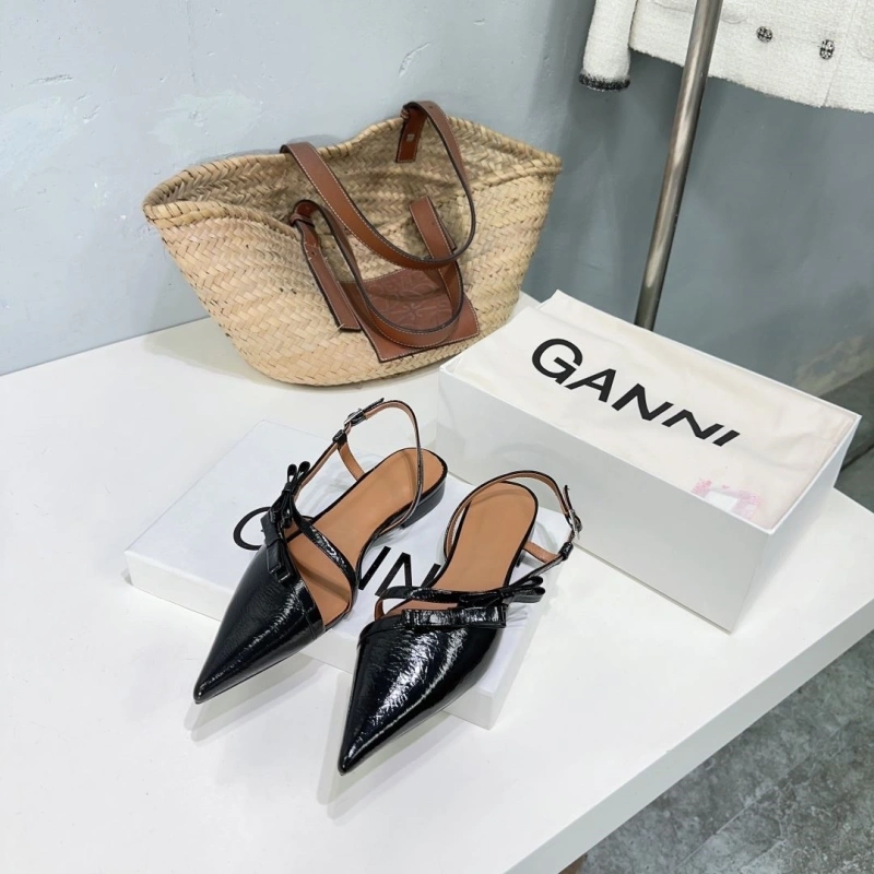 Sleek Othxr Slippers 216655