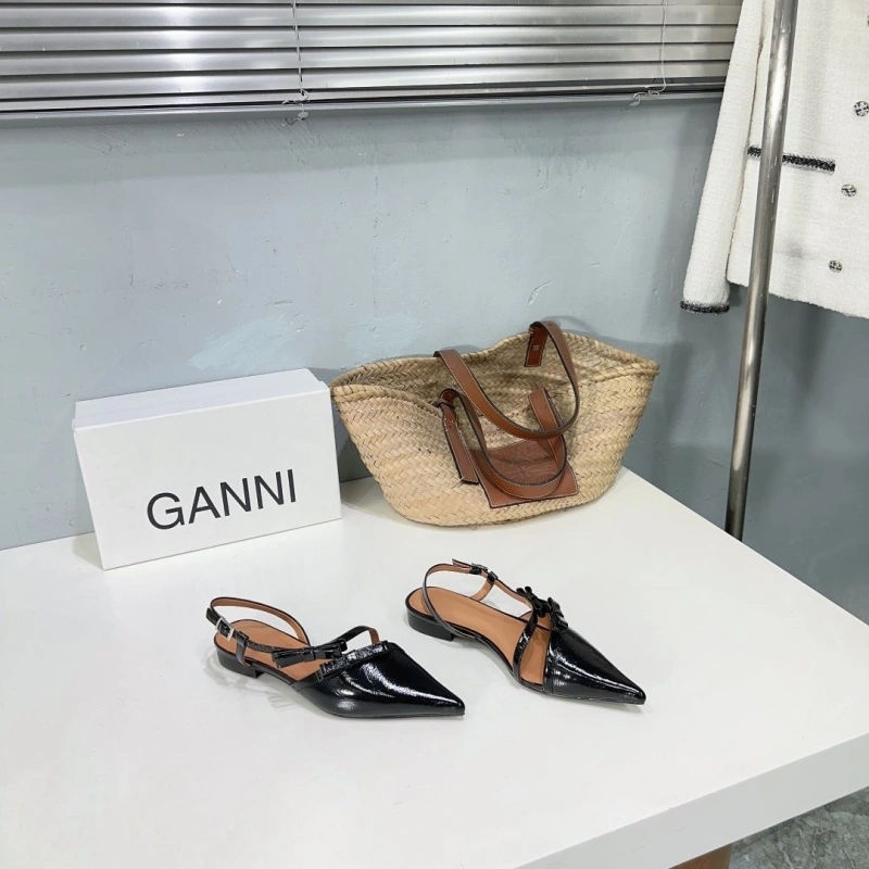 Sleek Othxr Slippers 216655