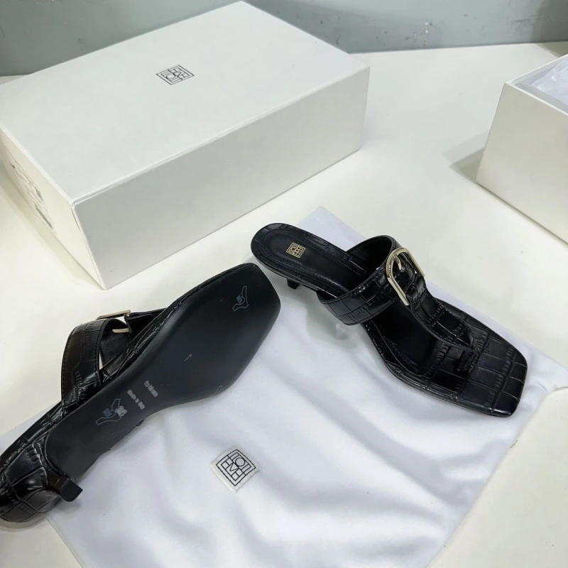 Trendy Othxr Slippers 216639