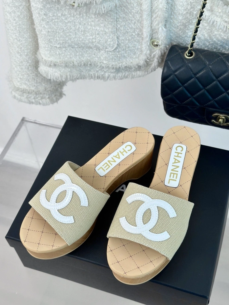 Stylish Chxnxl Slippers 132494