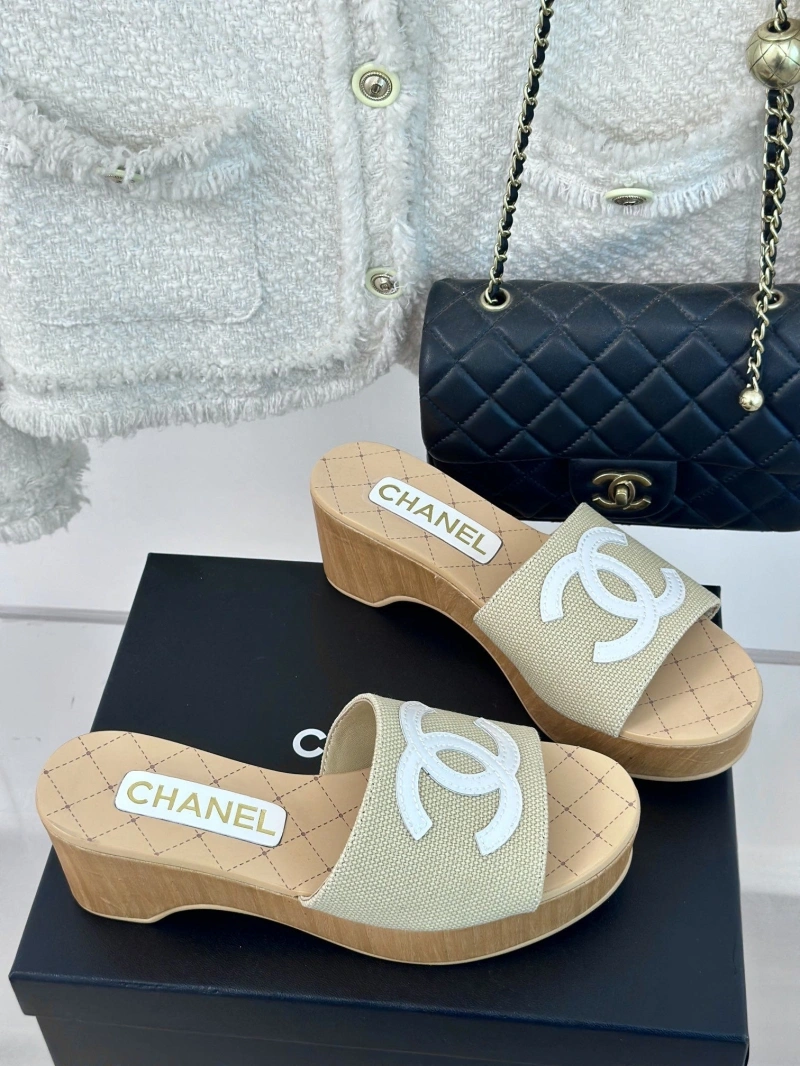 Stylish Chxnxl Slippers 132494
