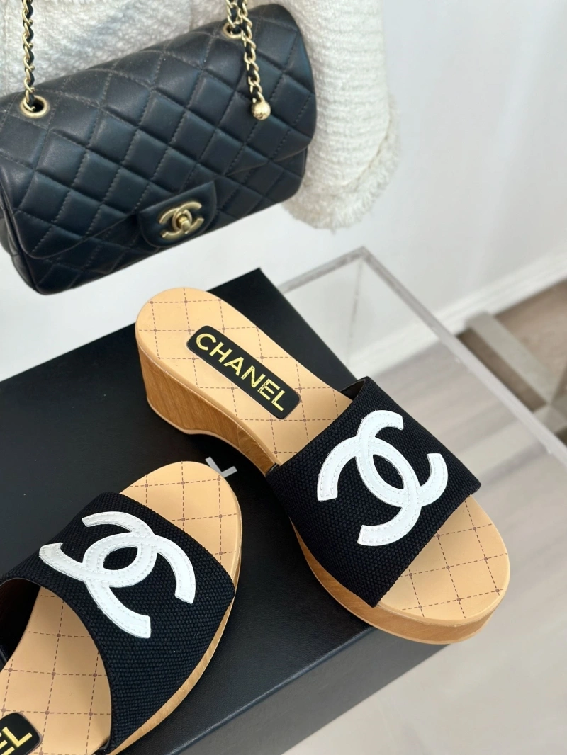 Affordable Chxnxl Slippers 132493