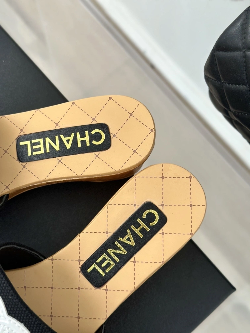 Affordable Chxnxl Slippers 132493