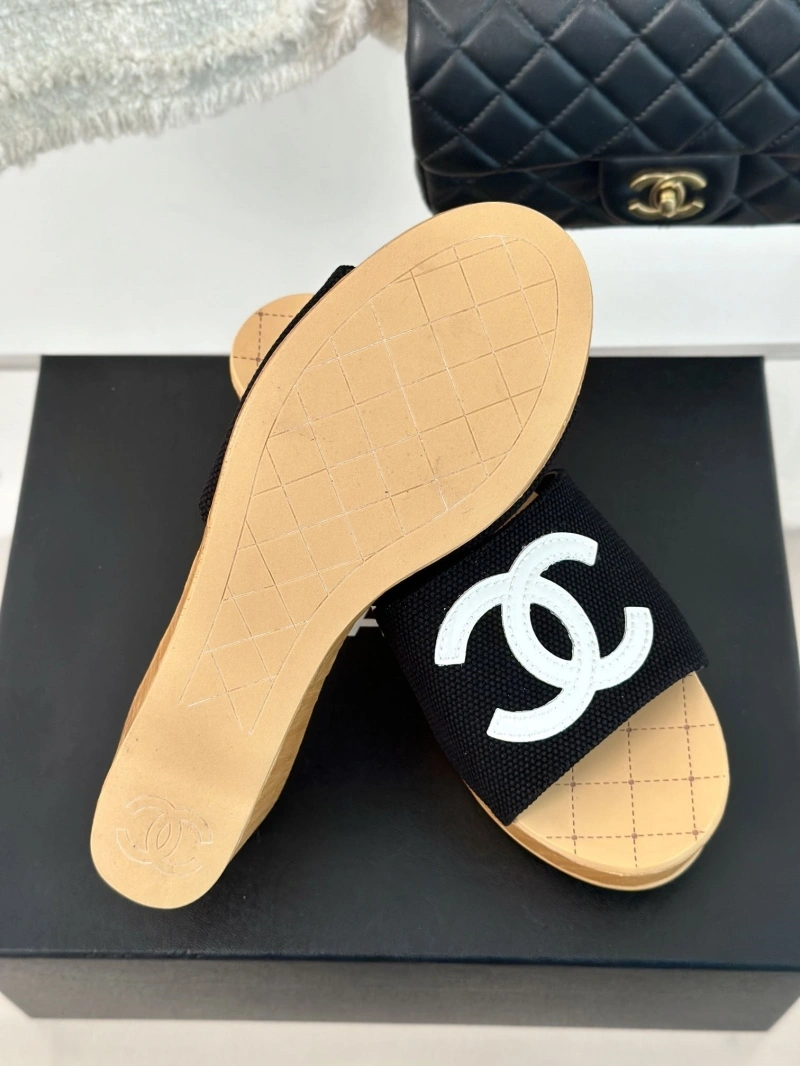 Affordable Chxnxl Slippers 132493