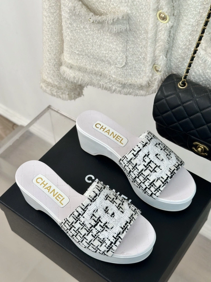 Efficient Chxnxl Slippers 132490