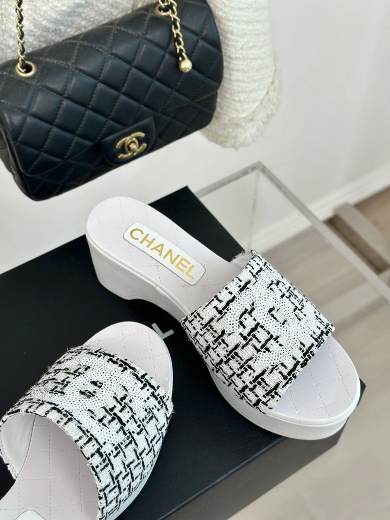 Efficient Chxnxl Slippers 132490