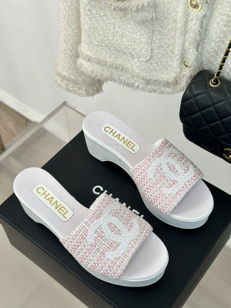 Unique Chxnxl Slippers 132488