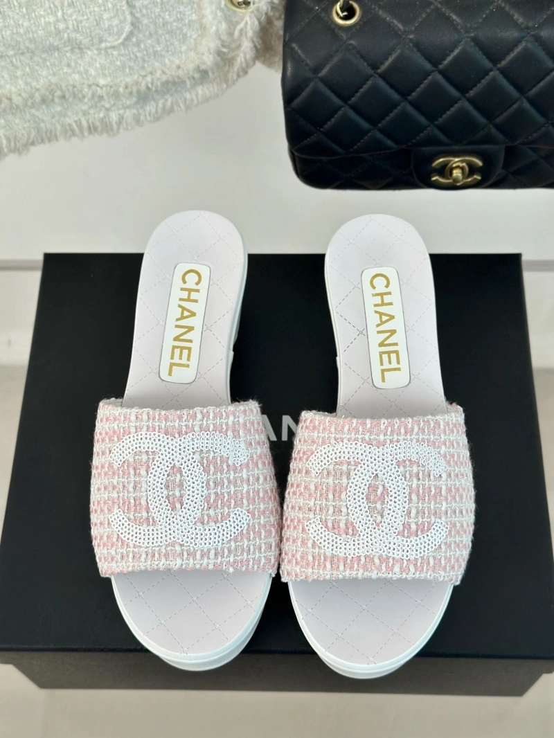 Unique Chxnxl Slippers 132488