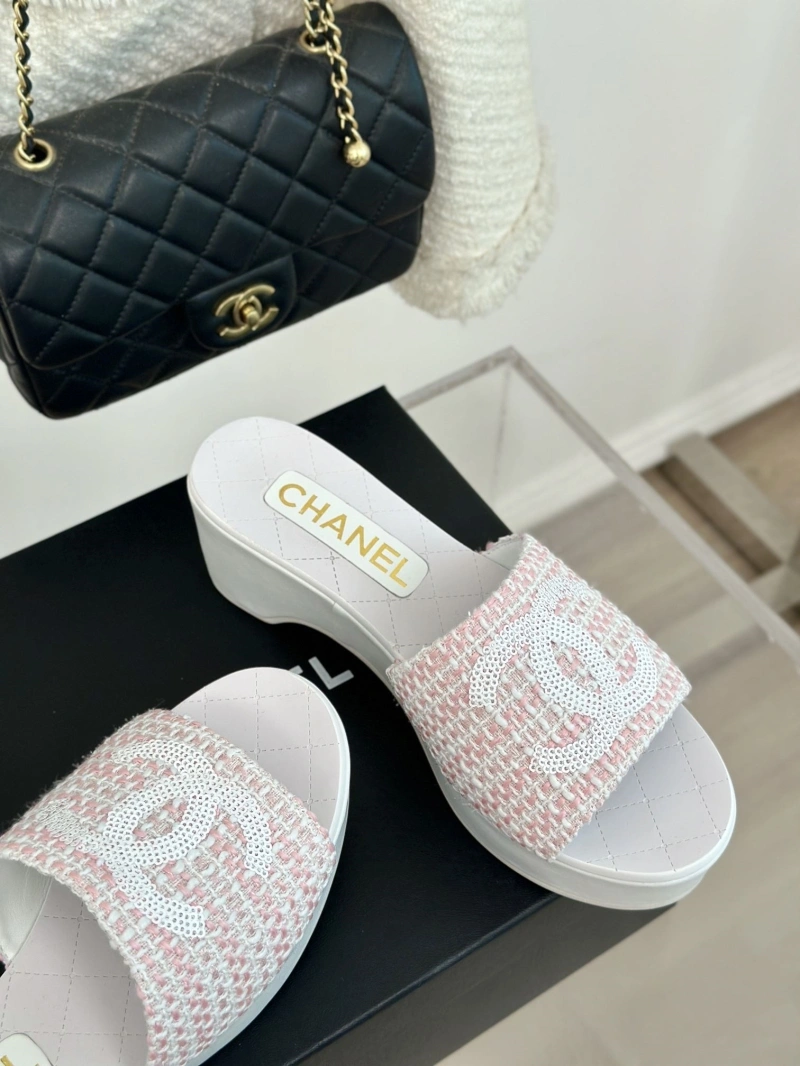 Unique Chxnxl Slippers 132488