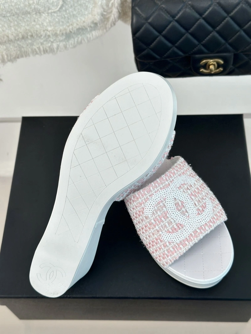 Unique Chxnxl Slippers 132488