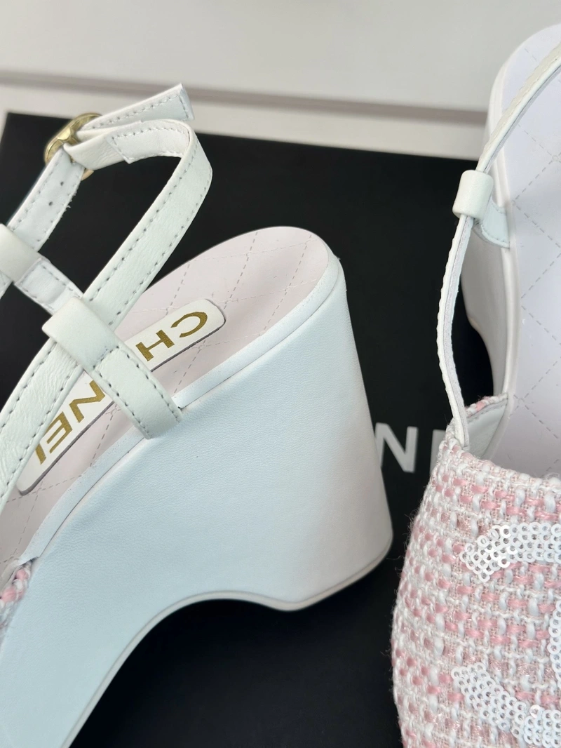 Classic Chxnxl Sandals 132682